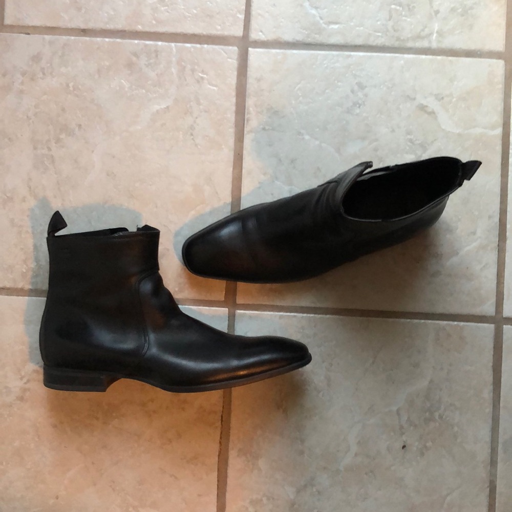 Black boots men
